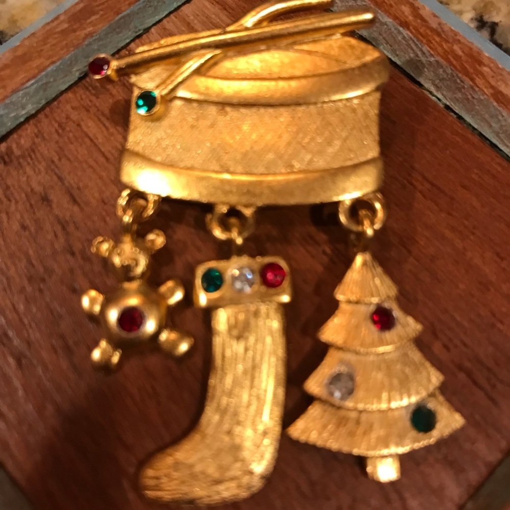 🌲VINTAGE Holiday Pin - Picture 3 of 4